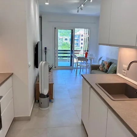 Apartment Altamarea With Pool In *